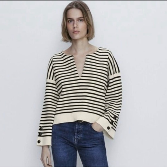 Massimo Dutti Sweaters - MASSIMO DUTTI Stripped Knit Sweater SIZE: MEDIUM
